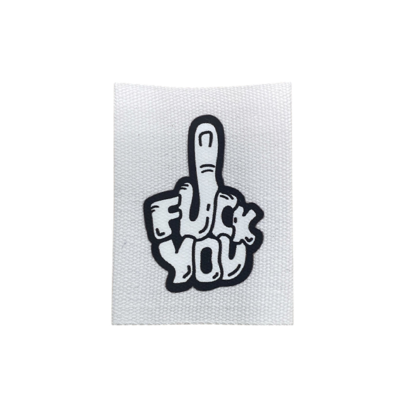 Baumwolllabel mit Aufdruck Mittelfinger " Fuck you" in schwarz auf weißem Hintergrund